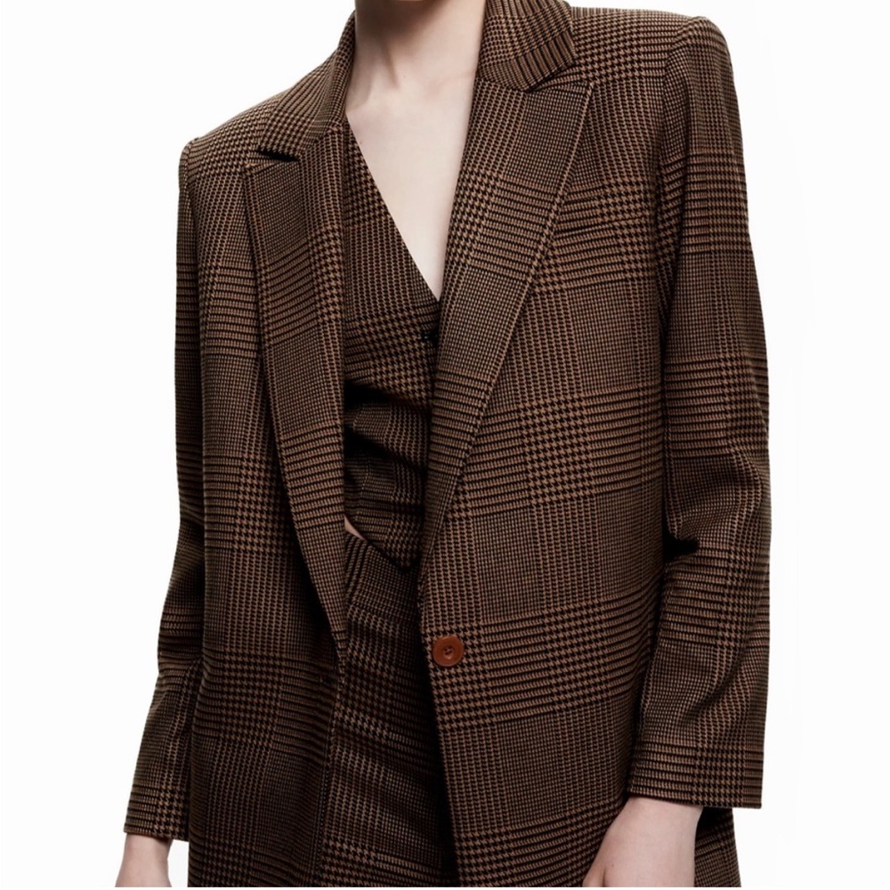 Alice + Olivia Colley Strong Shoulder Blazer - Picture 9 of 12